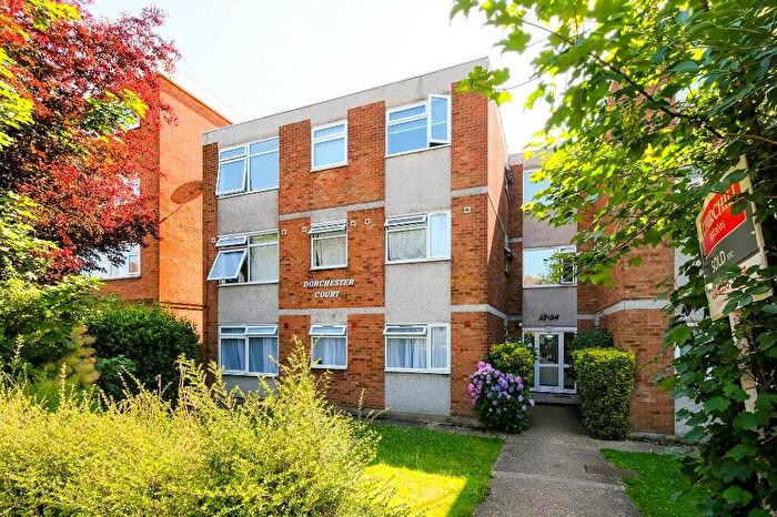 2 Bedroom Flat To Rent In Buckingham Road, London, E18