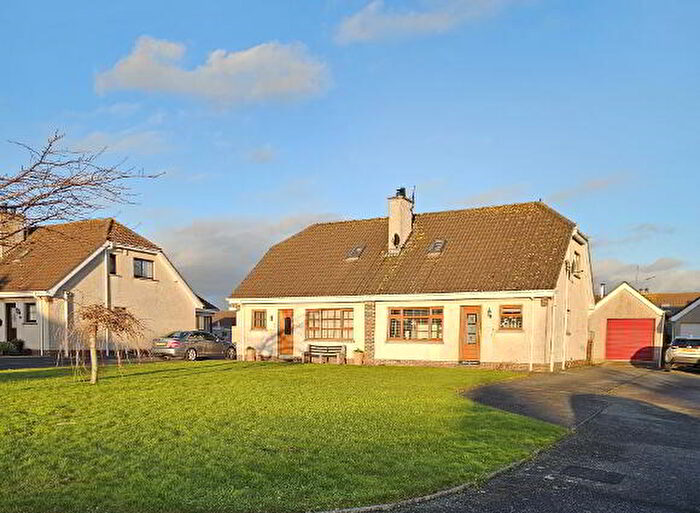 3 Bedroom Semi-detached Chalet Bungalows For Sale In Kilmorey Court, Kilkeel, BT34