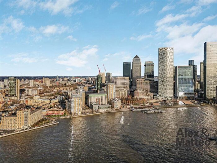 3 Bedroom Flat To Rent In Westferry Circus, Canary Wharf, E14