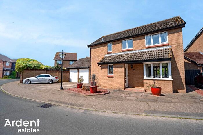 4 Bedroom Detached House For Sale In Steeple Close, Heybridge, CM9