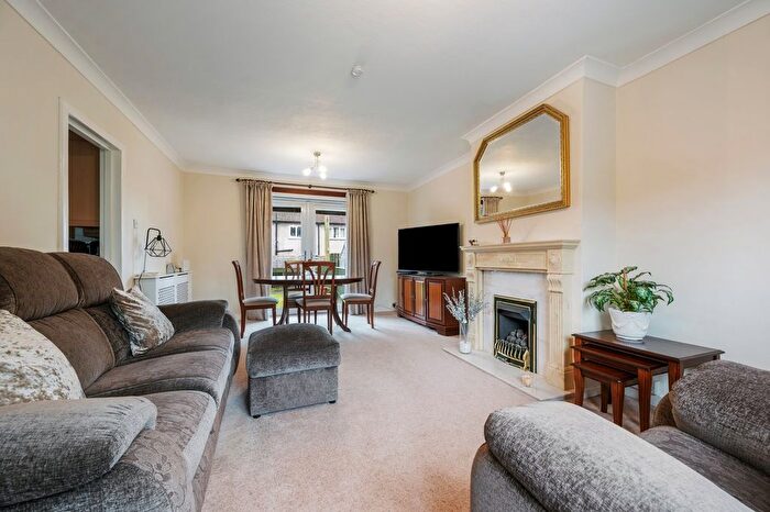 3 Bedroom Terraced House For Sale In Mackie Place, Dunfermline, KY11