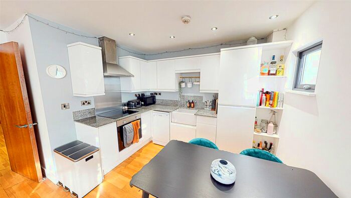 2 Bedroom Flat For Sale In Advent House, Manchester, M4