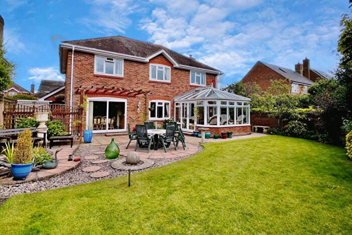 4 Bedroom Detached House For Sale In Meadowlands, Ringwood, BH24