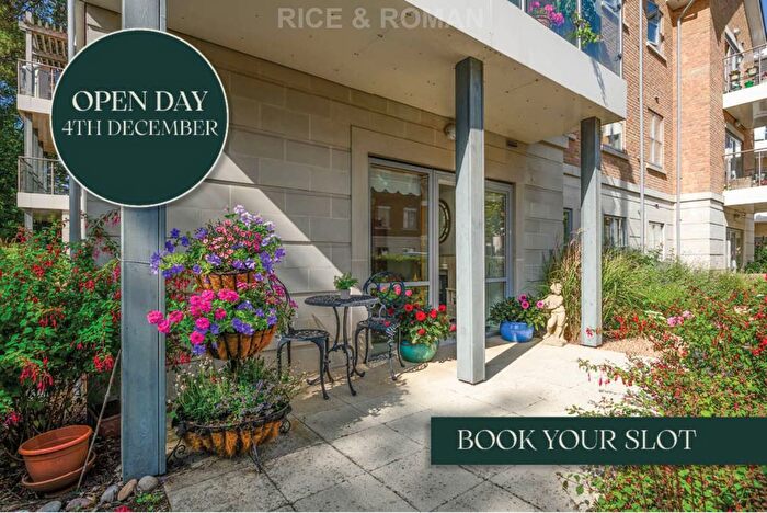 1 Bedroom Flat For Sale In Austin Place, Weybridge, KT13