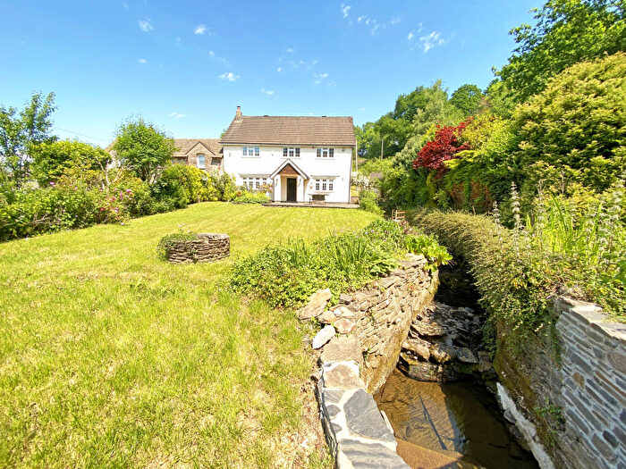 5 Bedroom Detached House For Sale In Twyn Shon Ifan, Maesycwmmer, Hengoed, CF82