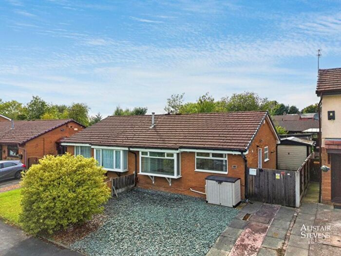2 Bedroom Semi-Detached Bungalow For Sale In Ravenwood, Chadderton, OL9
