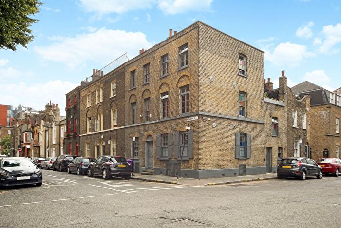 4 Bedroom End Of Terrace House To Rent In Newark Street, London, E1