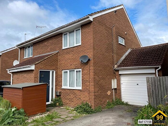 3 Bedroom Semi-Detached House For Sale In Curtis Ave, Abingdon, United Kingdom, OX14