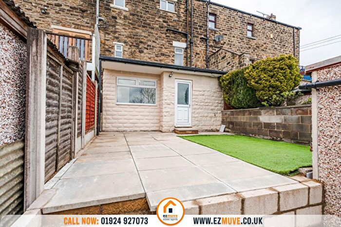 2 Bedroom Terraced House For Sale In Overthorpe Road, Dewsbury, WF12