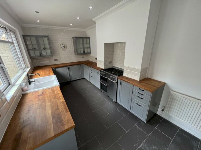 3 Bedroom Semi Detached House For Sale In Ynyswen Road Ynyswen