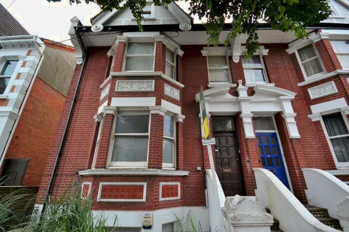2 Bedroom Apartment To Rent In Portland Road, Hove, BN3