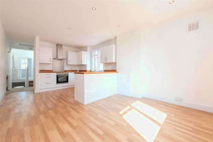 2 Bedroom Flat To Rent In Riffel Road, London, NW2