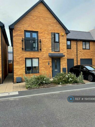 4 Bedroom Semi-Detached House To Rent In Tala Close, Surbiton, KT6