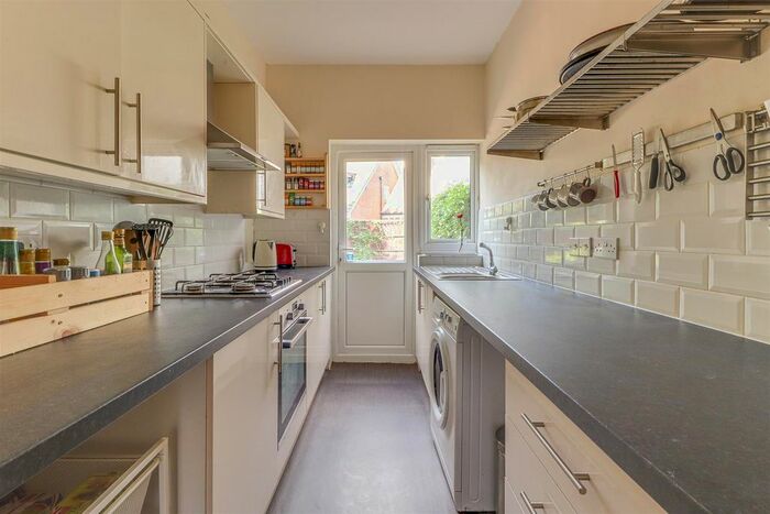 3 Bedroom End Terrace House For Sale In St. Benets Road, Southend-On-Sea, SS2