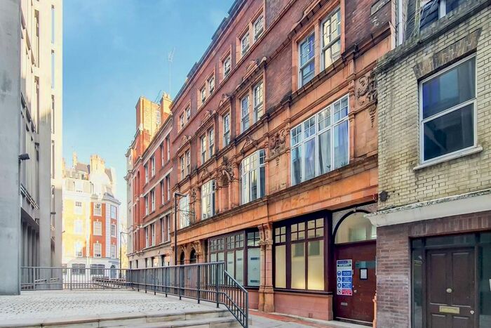 3 Bedroom Flat To Rent In Hand Court, Holborn, London, WC1V