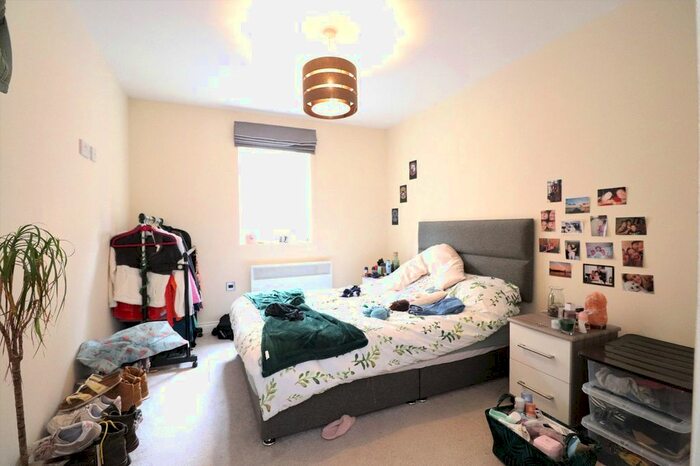 1 Bedroom Flat To Rent In Brunsick Court, Leeds, West Yorkshire, LS2
