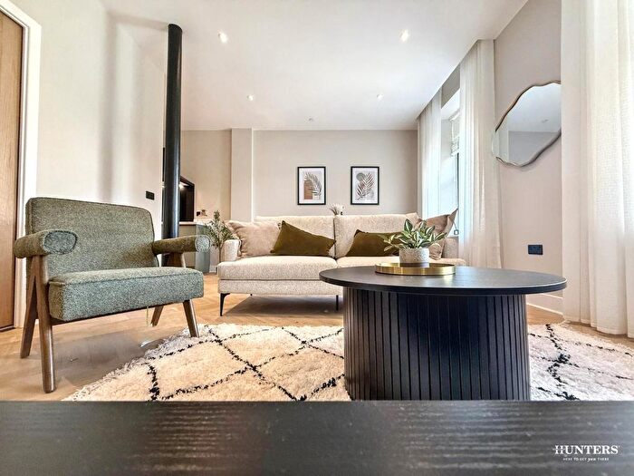 1 Bedroom Flat For Sale In Wellington Road, Dewsbury, WF13