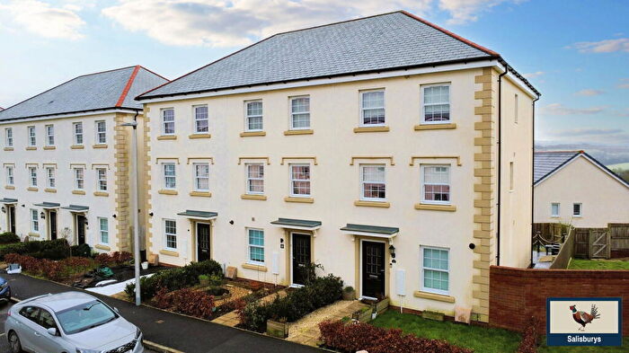 4 Bedroom Town House For Sale In Staple Tor Road, PL19