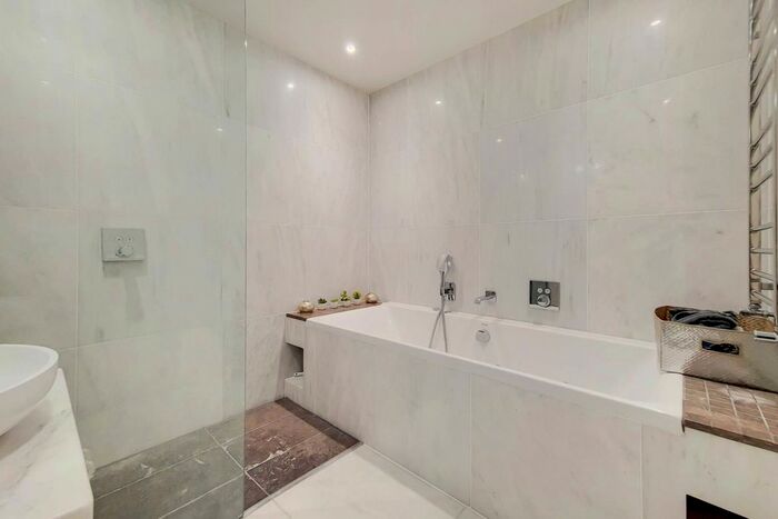 3 Bedroom Flat To Rent In Stanhope Gardens, South Kensington, London, SW7