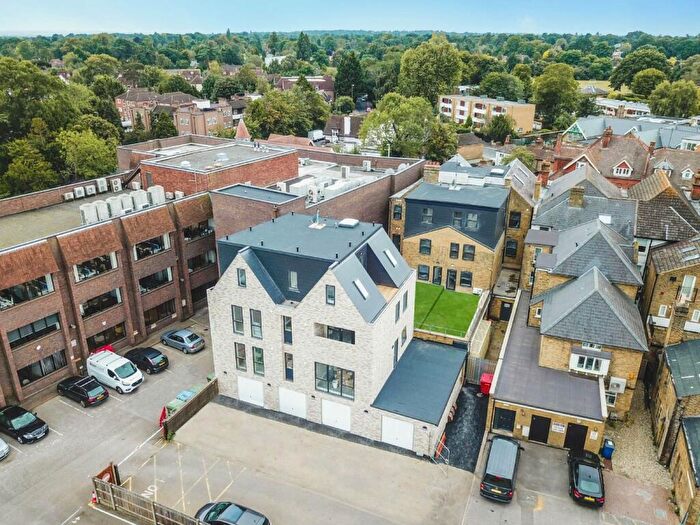 3 Bedroom Flat For Sale In High Street, Walton On Thames, KT12