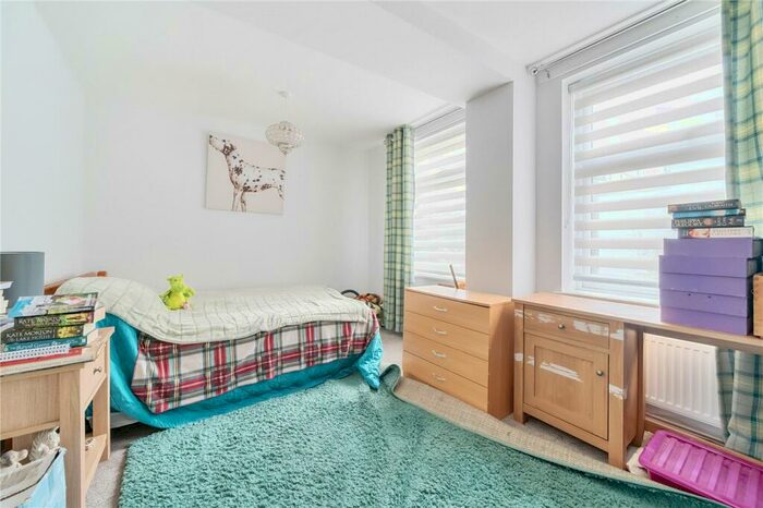 1 Bedroom Apartment For Sale In Churchill Drive, Crediton, Devon, EX17