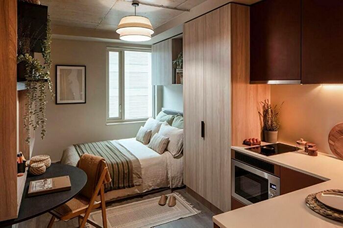 Studio To Rent In Chatfield Road, London, SW11