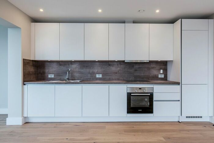 2 Bedroom Flat To Rent In Station Road, Sidcup, DA15
