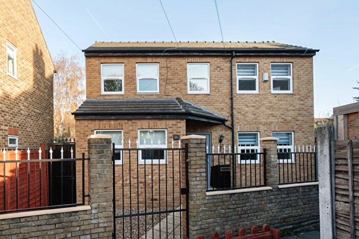 4 Bedroom Detached House For Sale In Shernhall Street, Walthamstow, London, E17
