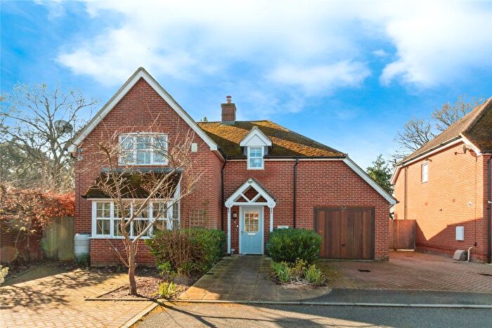 4 Bedroom Detached House For Sale In Stanley Close, Baughurst, Tadley, Hampshire, RG26