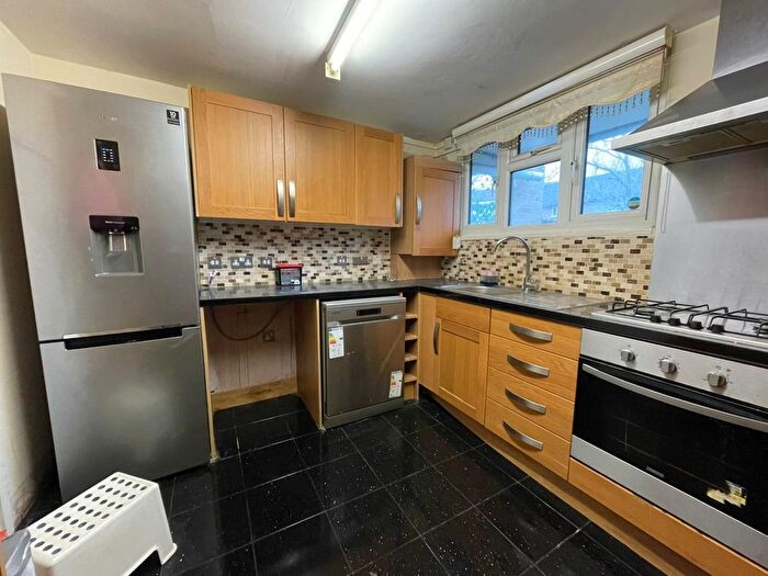 2 Bedroom Flat To Rent In Cherry Road, Enfield, EN3