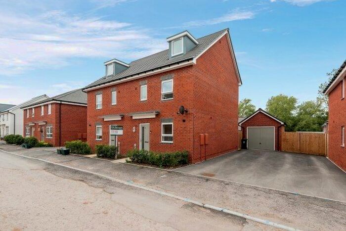 4 Bedroom Property To Rent In Poskett Way, Wotton-Under-Edge, GL12