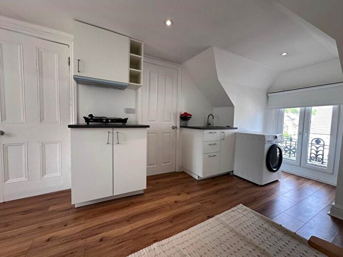 1 Bedroom Studio To Rent In Gordon Road, London, W13