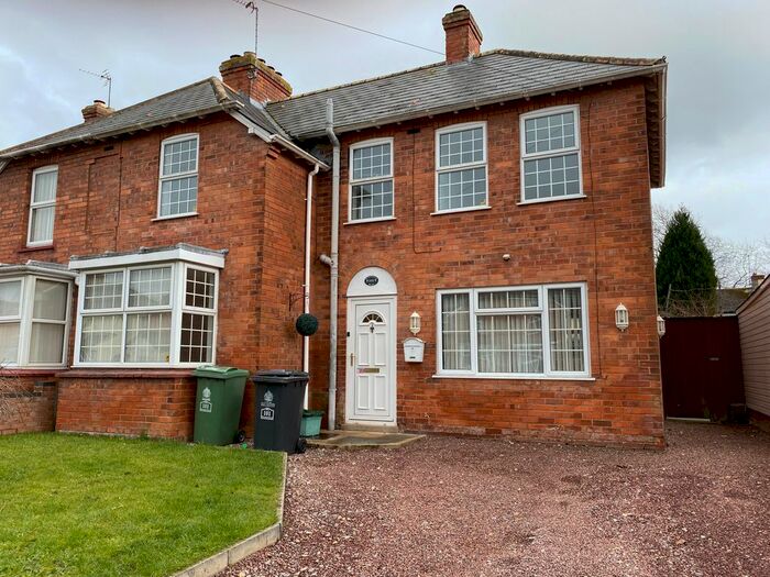 3 Bedroom Semi-Detached House To Rent In Bloomfield Road, Gloucester, GL1