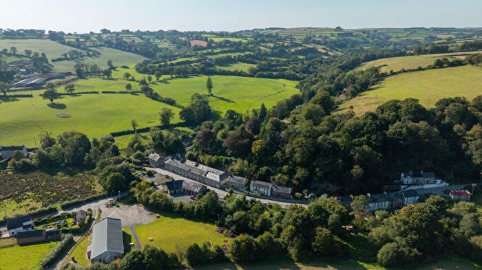 4 Bedroom Detached House For Sale In Clettwr Hall, Pontsian, Llandysul, SA44