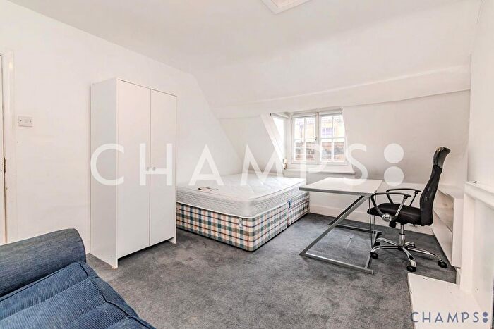 1 Bedroom Terraced House To Rent In Red Lion Street, WC1R