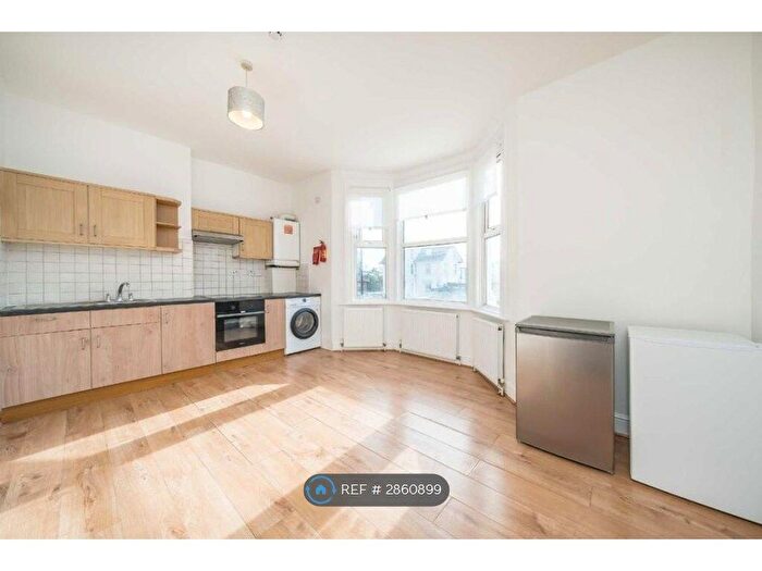 1 Bedroom Semi Detached House To Rent In South Norwood Hill, London, SE25
