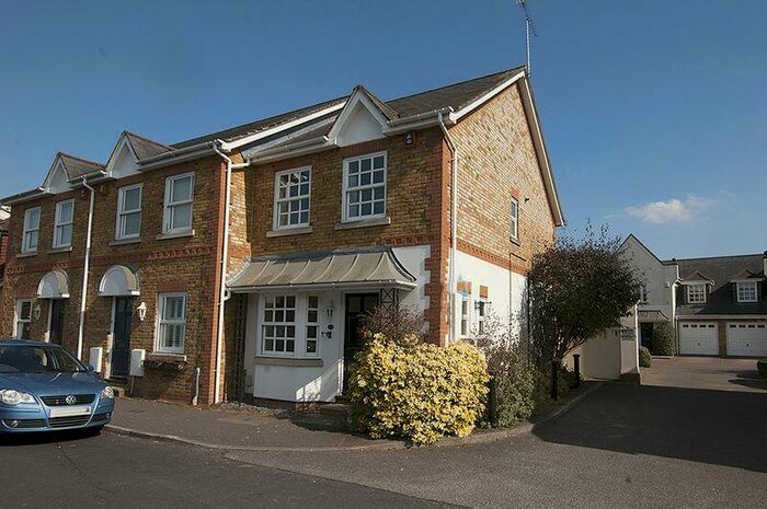 3 Bedroom End Of Terrace House To Rent In Primrose Road, Hersham, KT12