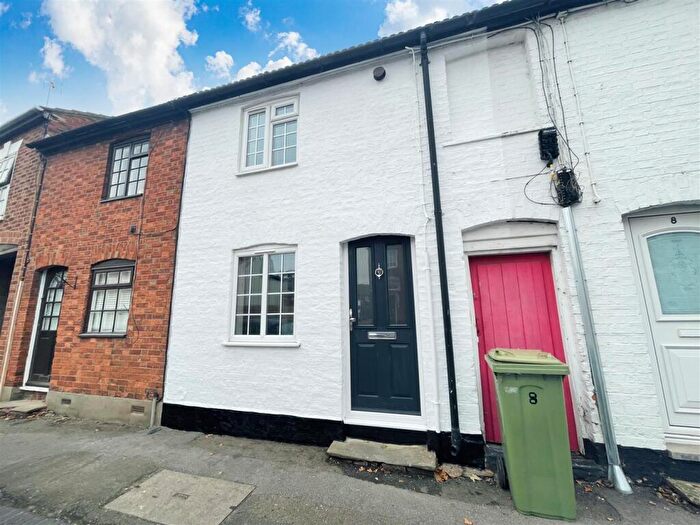 2 Bedroom House To Rent In Priory Street, Newport Pagnell, Buckinghamshire, MK16