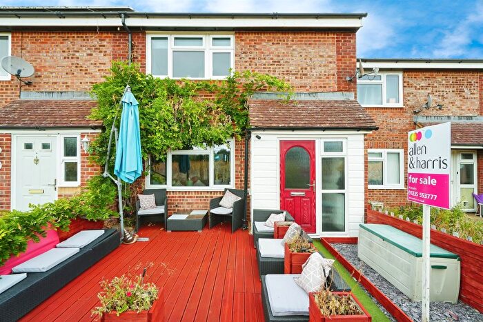 2 Bedroom Terraced House For Sale In Overmead, Abingdon, OX14