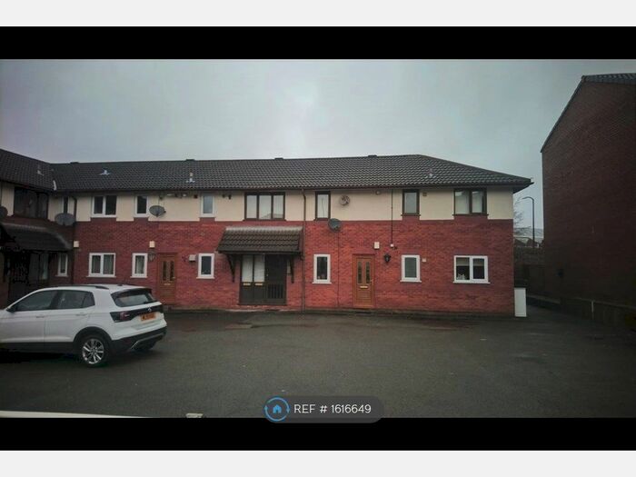 2 Bedroom Flat To Rent In Castle Court, Bolton, BL2
