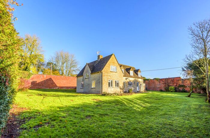 4 Bedroom Detached House To Rent In Rendcomb, Cirencester, GL7