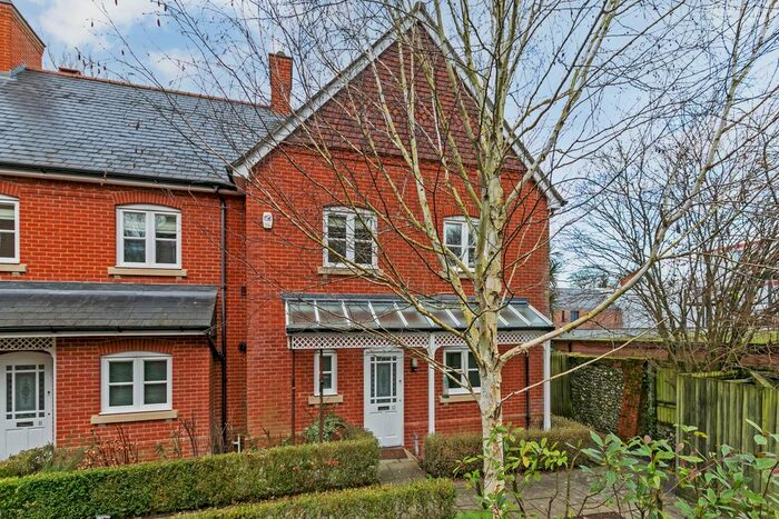 4 Bedroom End Of Terrace House To Rent In Kingsmead Court, Norman Rd SO23