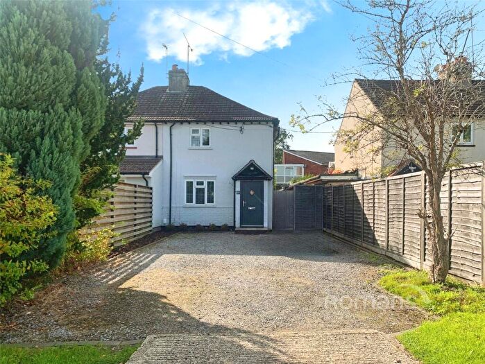 3 Bedroom Semi-Detached House For Sale In Lower Weybourne Lane, Badshot Lea, Farnham, GU9