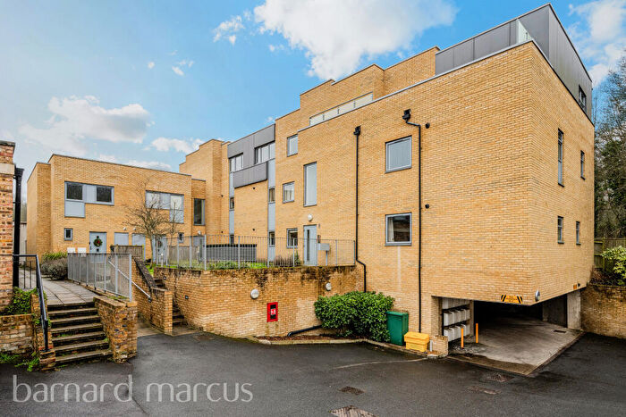 2 Bedroom Apartment To Rent In Woodcote Side, Epsom, KT18