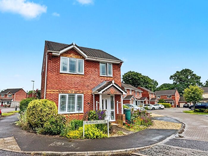 3 Bedroom Detached House For Sale In Pearmain Close, Willand, EX15