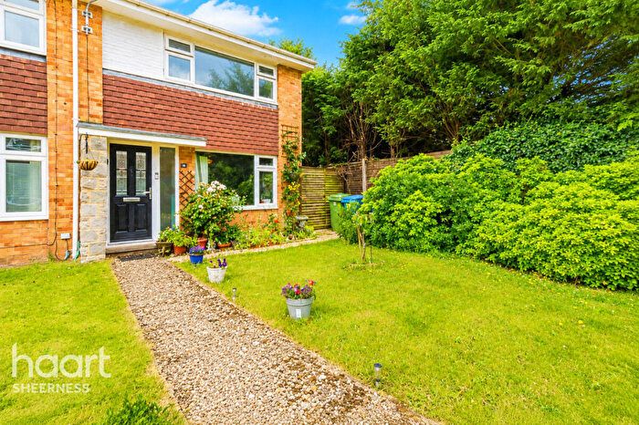 2 Bedroom End Of Terrace House For Sale In Beaconsfield Road, Sittingbourne, ME10