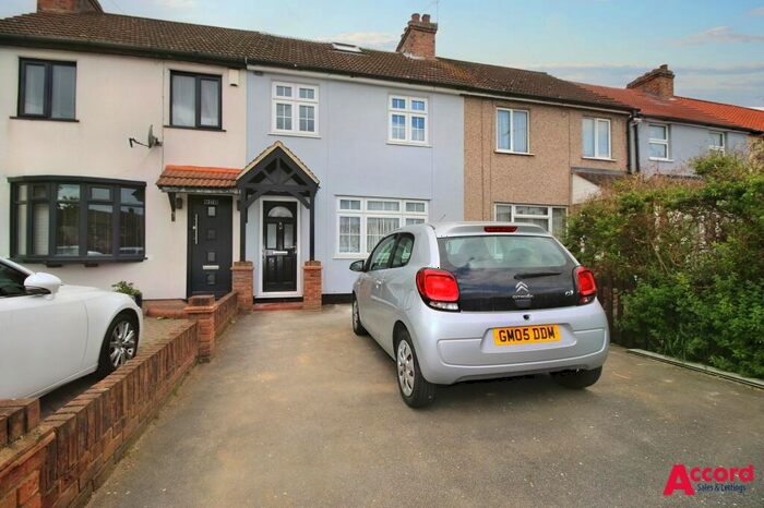 4 Bedroom Terraced House To Rent In Straight Road, Romford, RM3