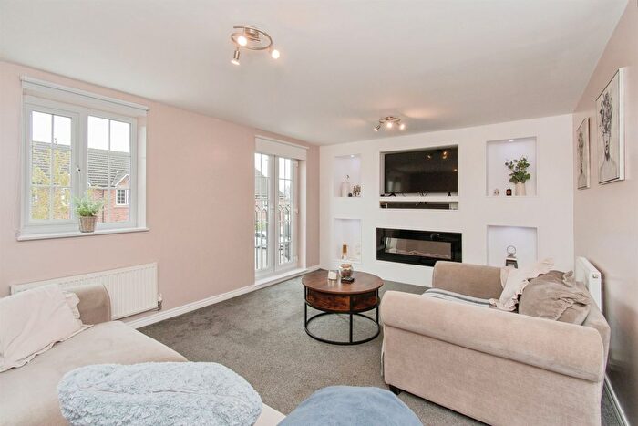 3 Bedroom Semi Detached House For Sale In Toll Hill Drive, Castleford, WF10