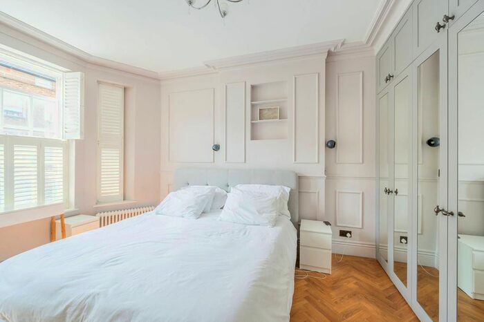 2 Bedroom Flat To Rent In Devonshire Street, Marylebone, London, W1G