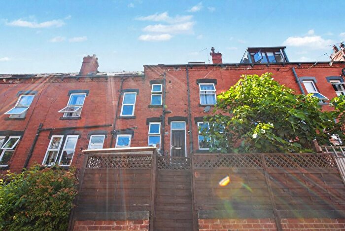 2 Bedroom Terraced House For Sale In Beechwood Mount, Leeds, West Yorkshire, LS4